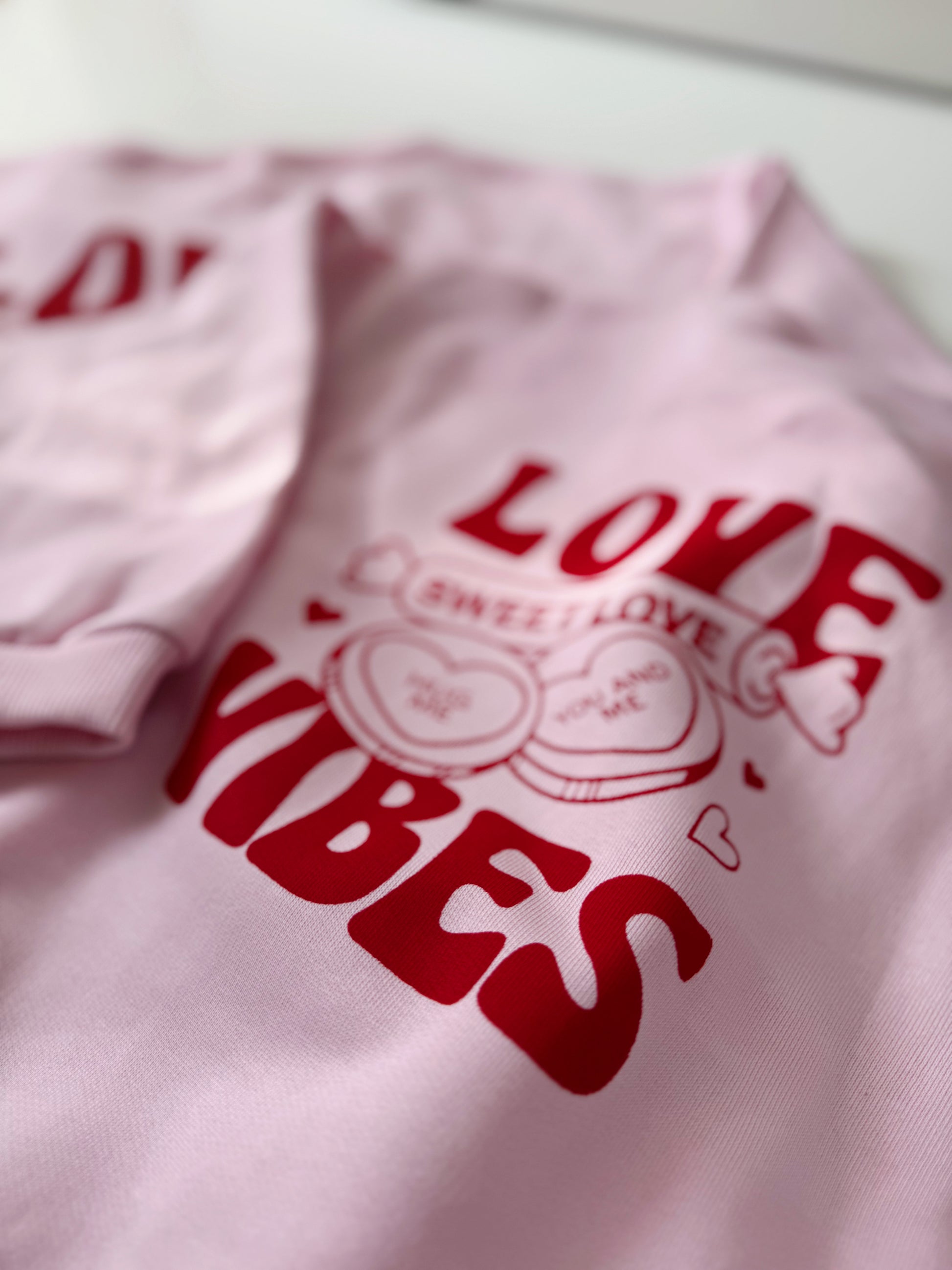 Kids Sweater love vibes | blossom - romi.