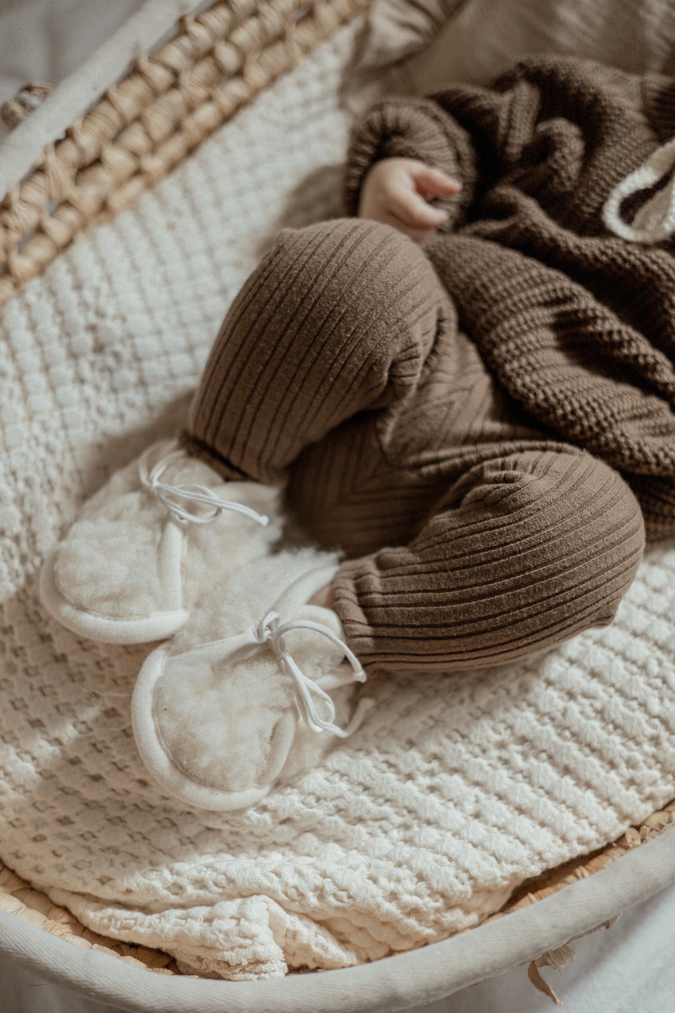 Irregular rib knit Leggings | Coffee - romi.