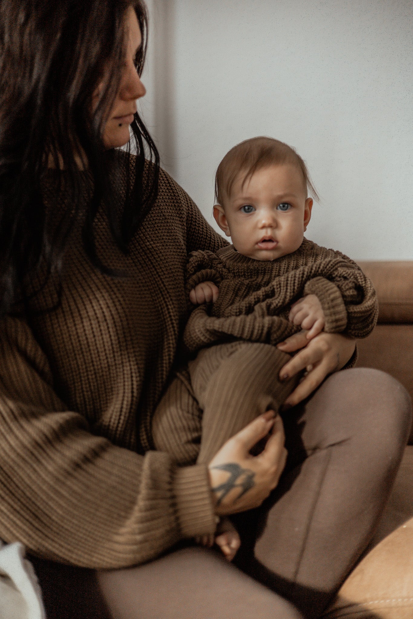 Irregular rib knit Leggings | Coffee - romi.